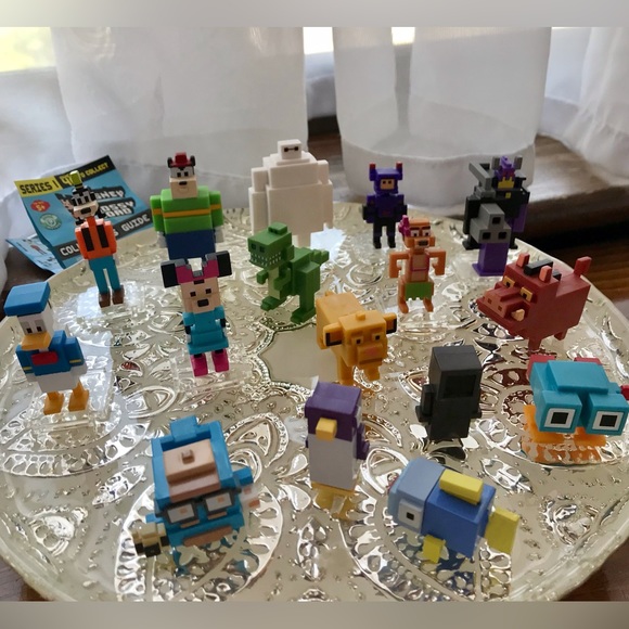 Lot CROSSY ROAD Original & DISNEY Collectible Figures Toys Lion King Baymax - Picture 12 of 12